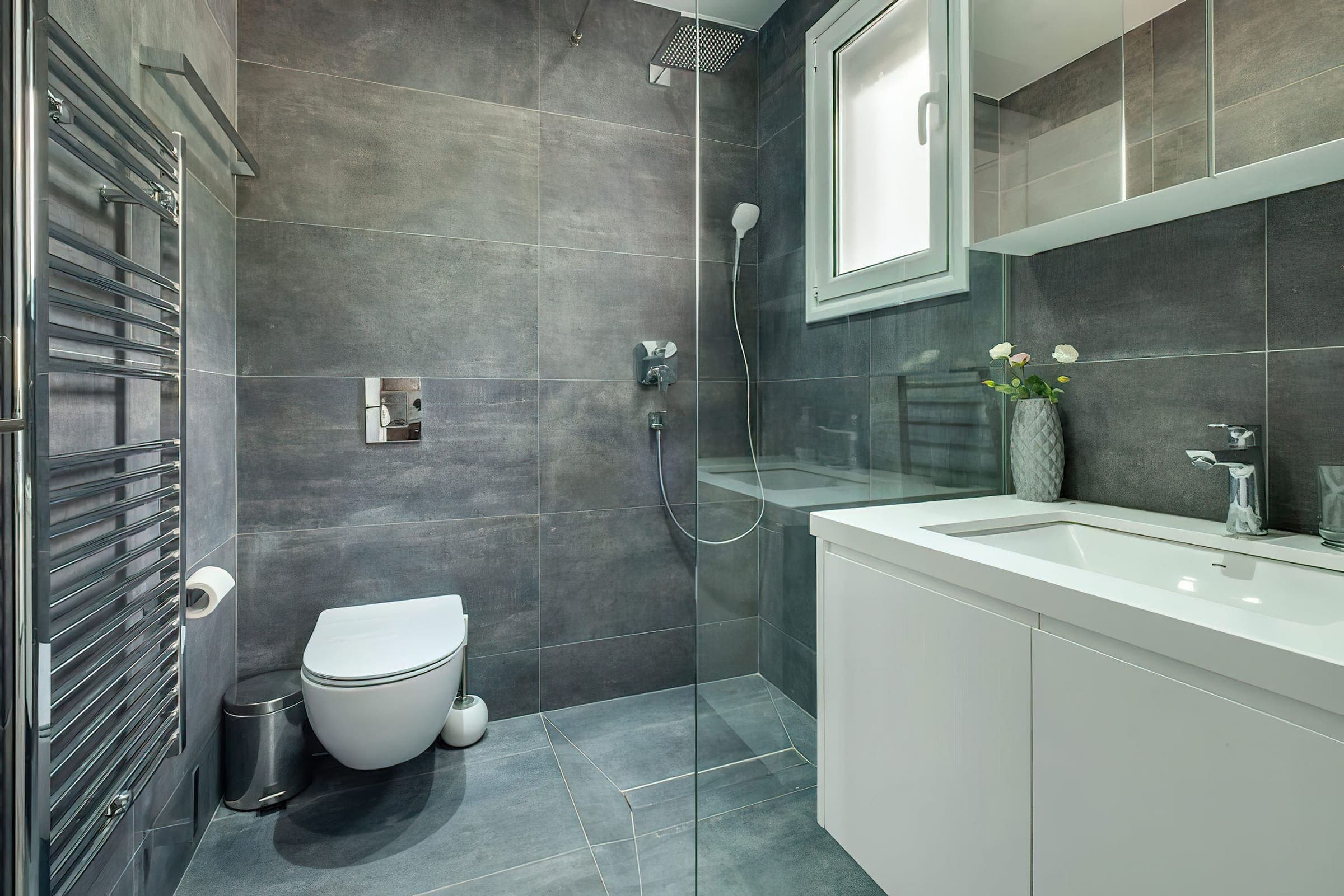 En-suite shower room with walk-in shower